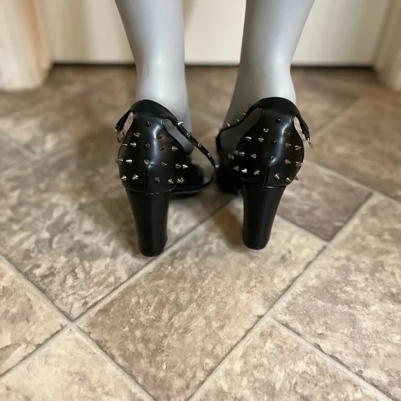 Spike 👠 heels - Picture 6 of 6